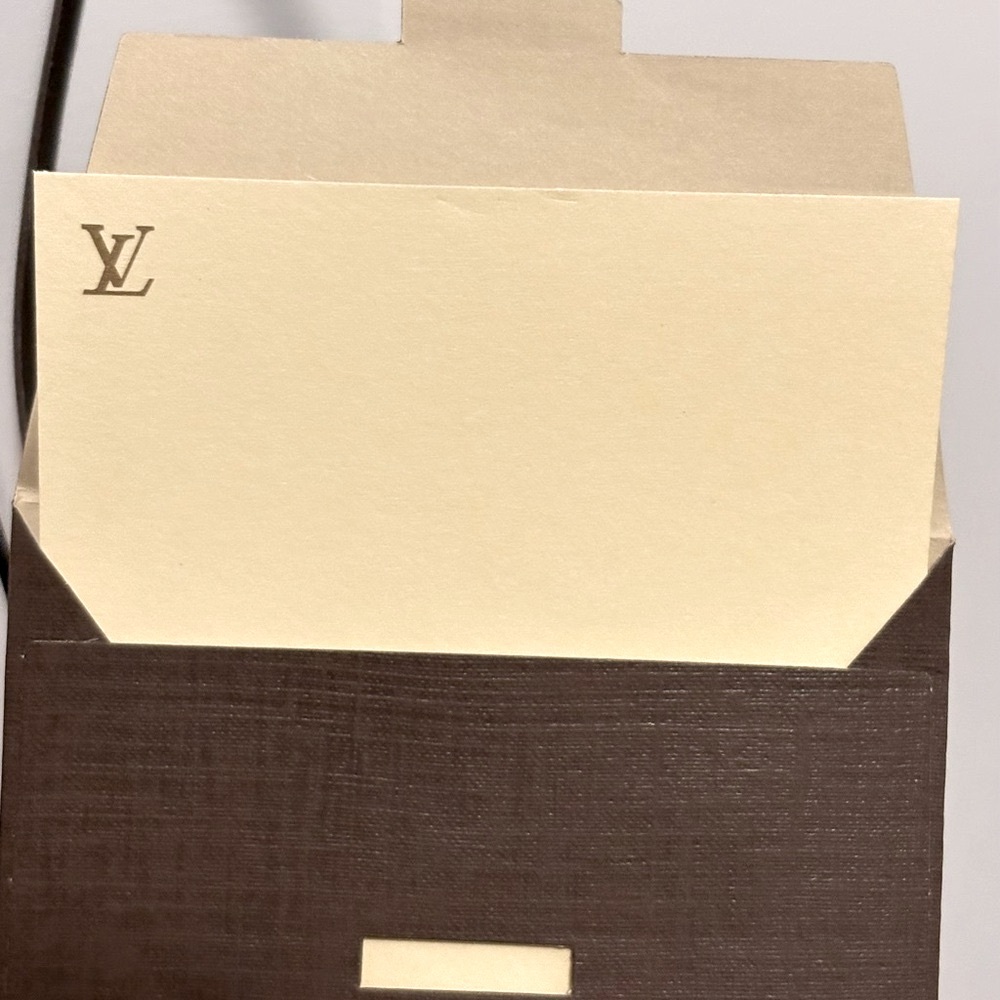 [Louis Vuitton] Lot of 6 - Large & Small Box, 2 Envelopes, Gift Bag & Tag/Card - Picture 10 of 16